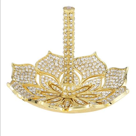 Olivia Riegel Gold Windsor Ring Holder - Picture 1 of 6